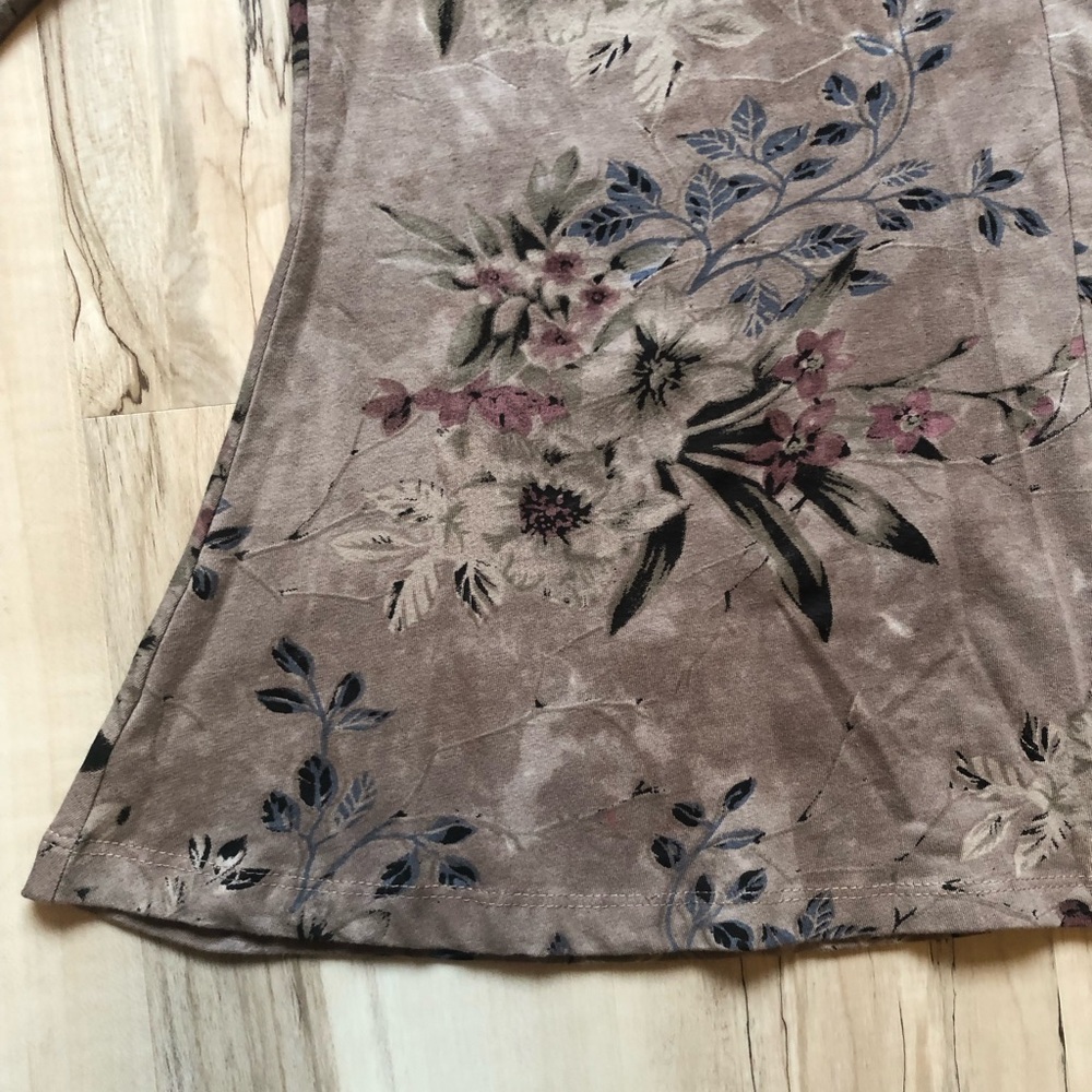 ✨$12 Clear Out ✨ Parsley & Sage Taupe Floral V-Neck Long Sleeve Top - Picture 5 of 10